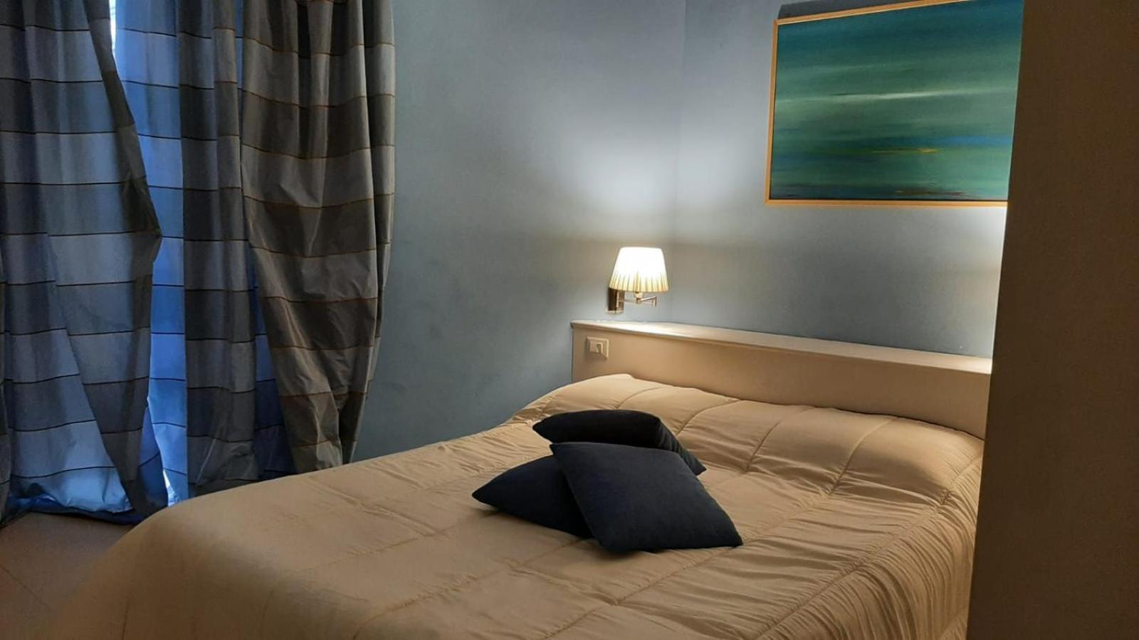 R&B Mezzocannone Napels Buitenkant foto